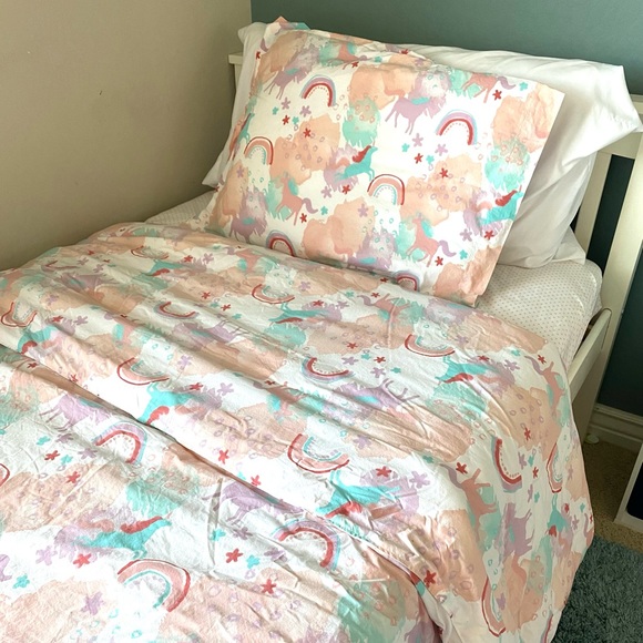 Lullaby Bedding Unicorn 2-Piece Twin Duvet Cover Set - Picture 3 of 7